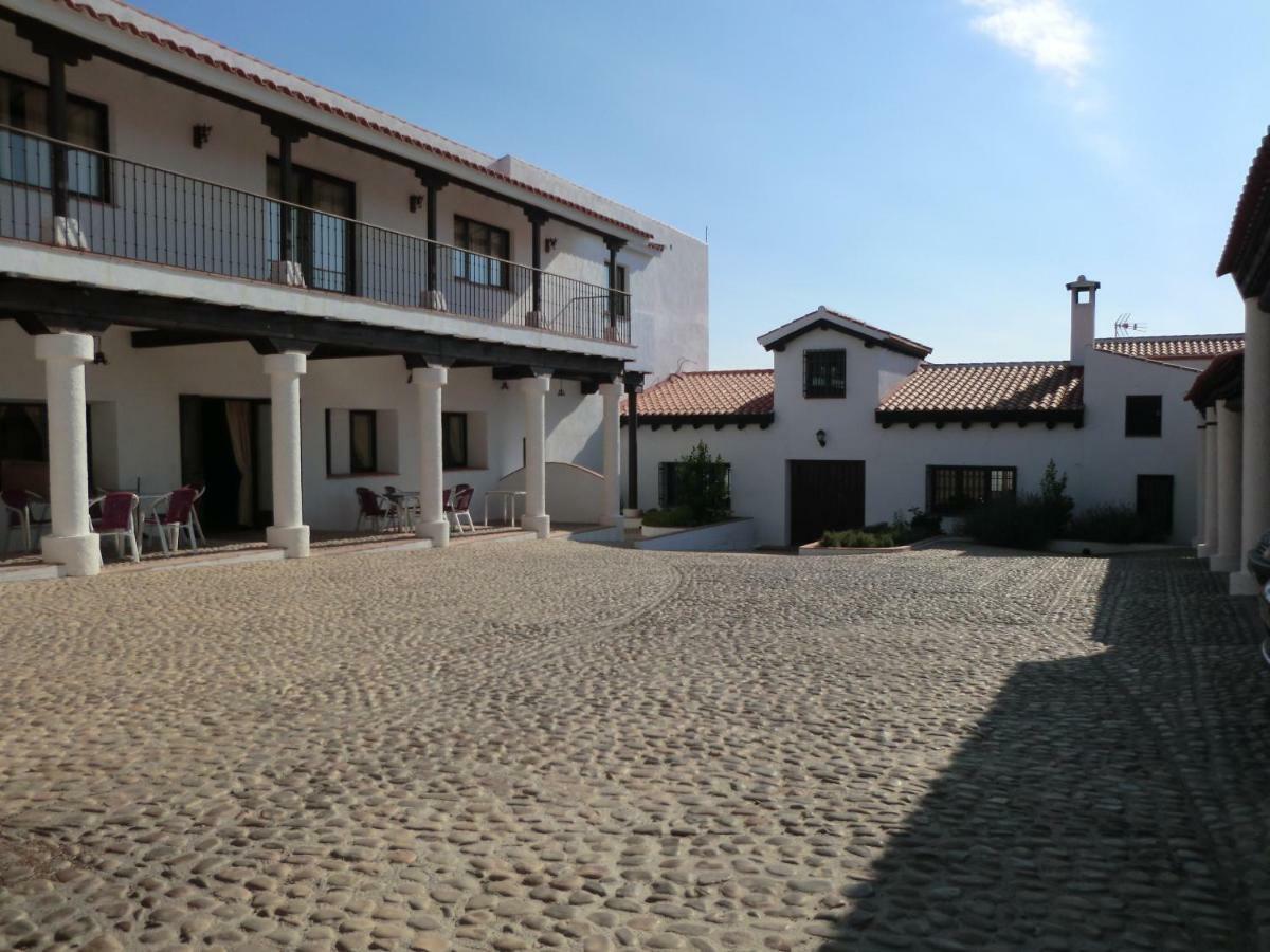 C.Rural Huertadeltiocruz Mestanza Exterior photo